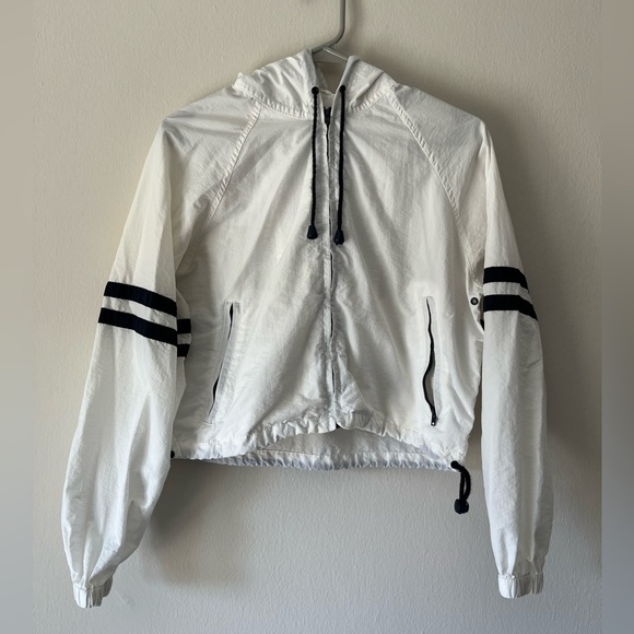 Brandy Melville Jacket - Picture 2 of 5